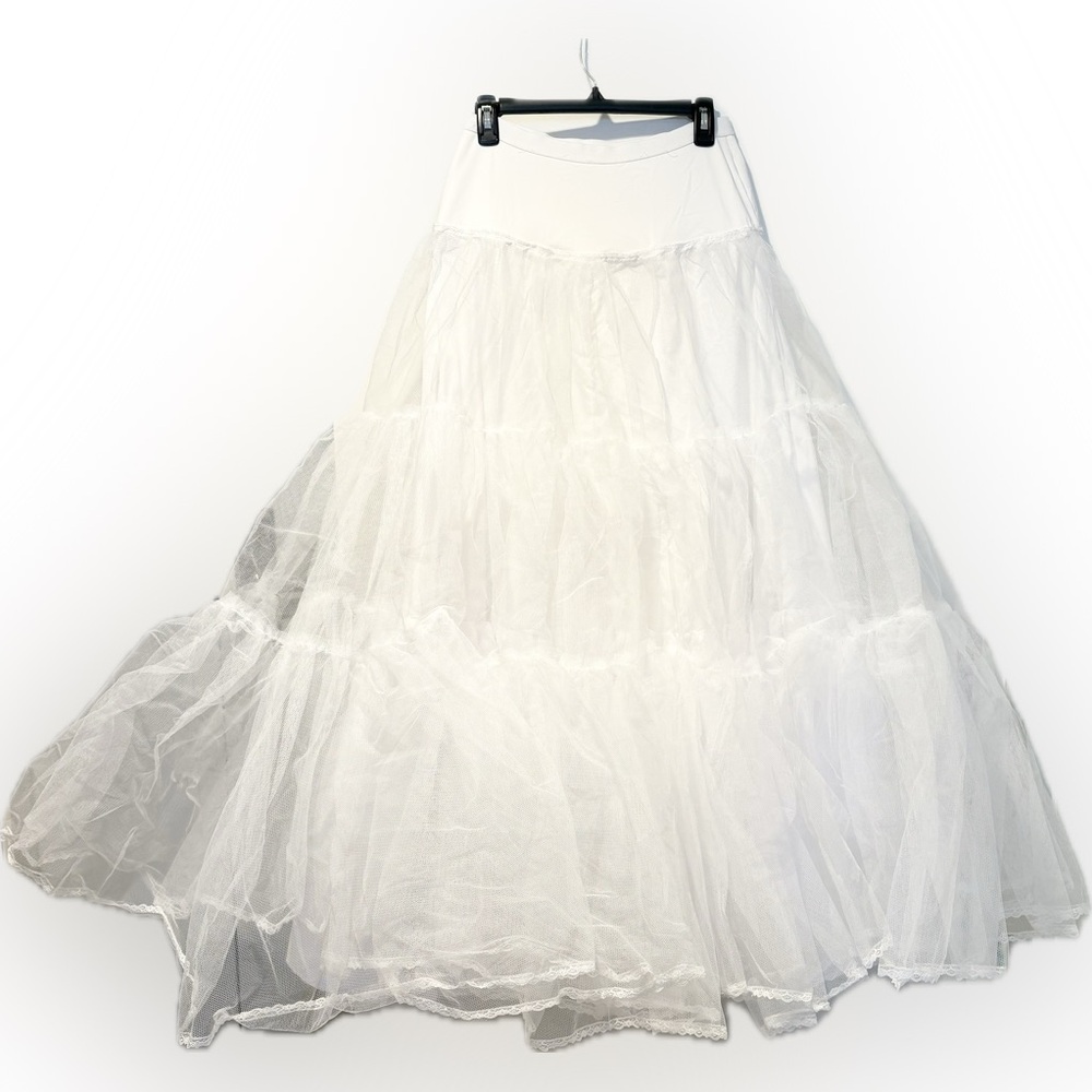 Ballgown silhouette slip